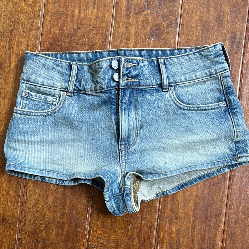 Size 25 PacSun Women's Micro Shorts